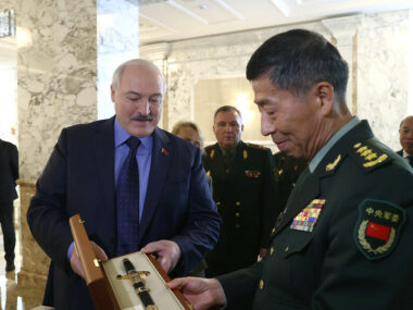 Военное сотрудничество Беларуси и КНР не направлено против третьих стран - Лукашенко