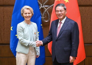 Премьер-министр Китая встретился с Урсулой фон дер Ляйен