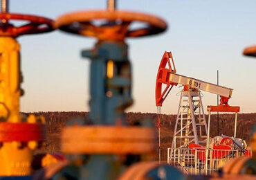 Китай экономит миллиарды на импорте нефти из подсанкционных стран - Reuters