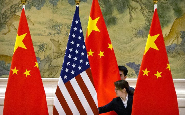 США ограничили торговлю с 42 компаниями из КНР