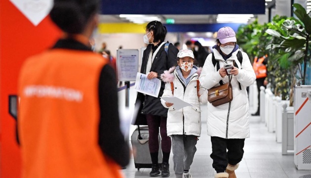 Китай отменил требование о меддекларациях для путешественников