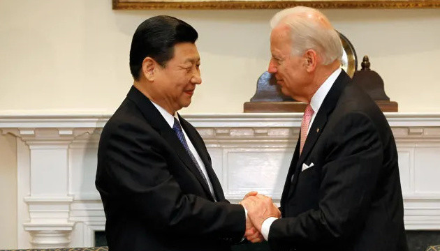 Байден будет убеждать Си Цзиньпина восстановить связь между военными США и Китая - Белый Дом