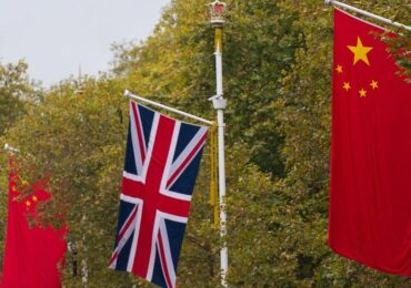 Британские фирмы приостановили инвестиции в КНР из-за замедления экономического роста