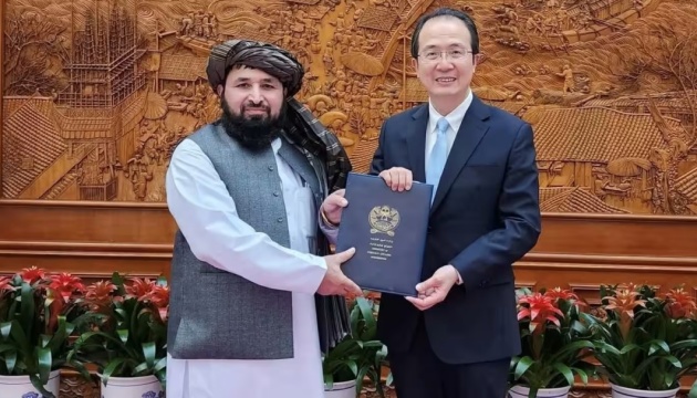 Талибан заявил, что Пекин официально принял их посла