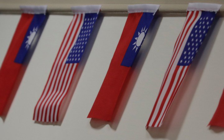 Тайвань анонсировал визит американских чиновников на остров