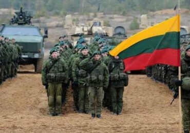 Литва хочет запретить своем военным посещать КНР