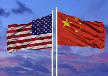 США добавили 13 компаний КНР в список "непроверенных"