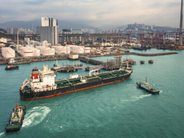 Импорт Китаем иранской нефти падает на фоне больших поставок из РФ