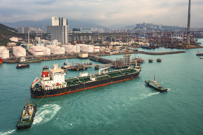Импорт Китаем иранской нефти падает на фоне больших поставок из РФ
