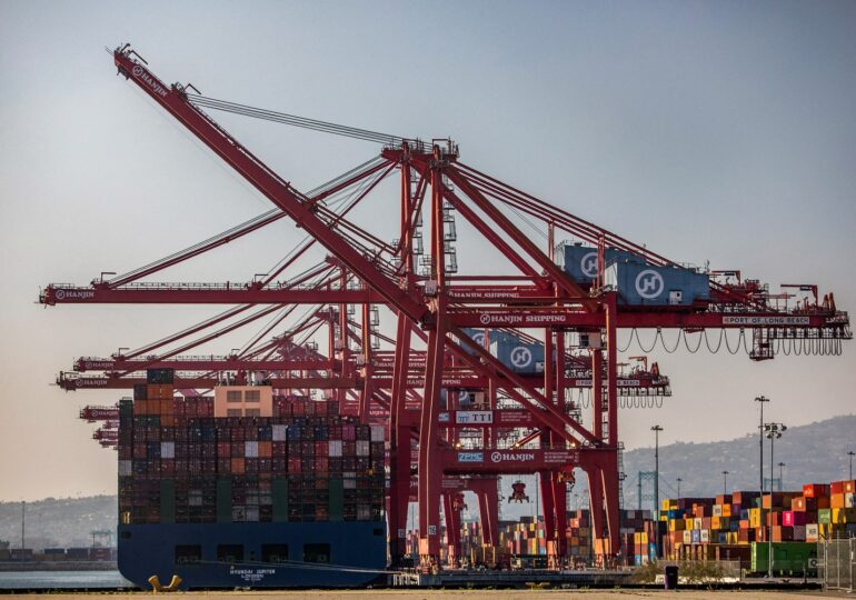 Белый дом инвестирует $20 млрд для замены китайских кранов в портах
