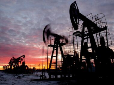Китай в марте планирует импортировать рекордное количество российской нефти