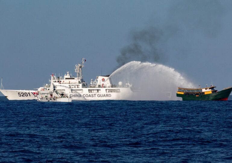 Филиппины приняли новую оборонную стратегию на фоне столкновения с кораблями КНР