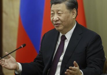 Компартия КНР ужесточила контроль над кабинетом министров