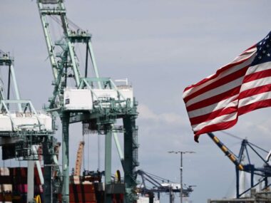 На китайских кранах в портах США обнаружили устройства связи с удаленным доступом