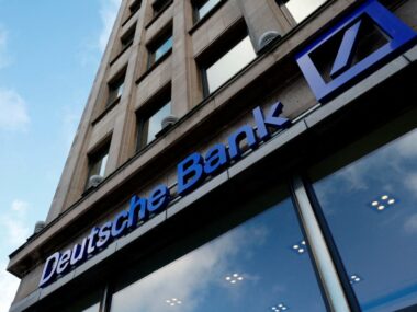 Deutsche Bank подаст иск о ликвидации китайского девелопера Shimao - Reuters