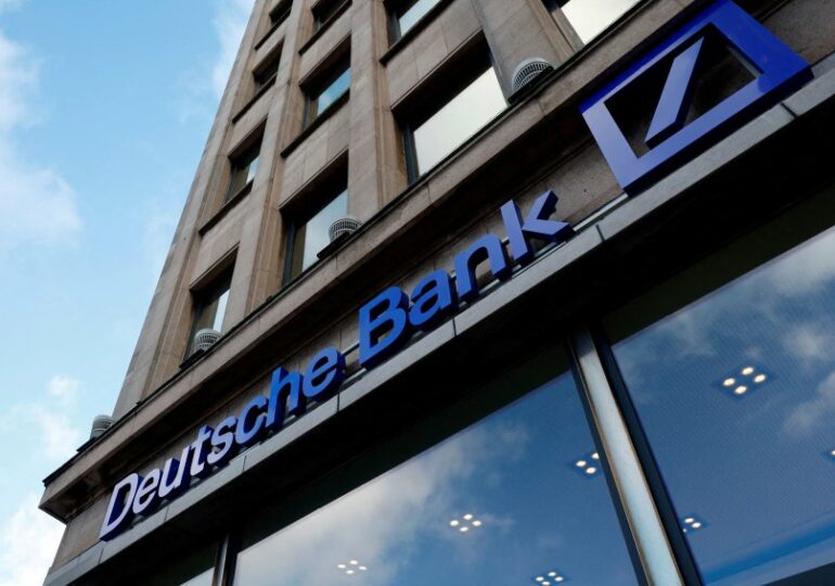 Deutsche Bank подаст иск о ликвидации китайского девелопера Shimao - Reuters