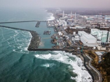 Китай и Япония впервые обсудили сброс воды с АЭС в Фукусиме