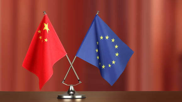 ЕС расширил список отраслей, которым угрожает китайский демпинг