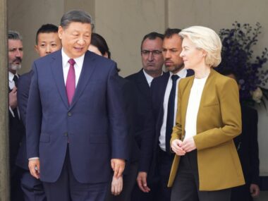 ЕС готов к жестким торговым мерам против Китая - Урсула фон дер Ляйен