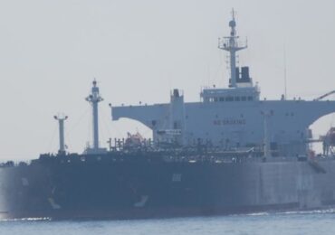 Хуситы в Красном море подбили танкер, который вез нефть в КНР