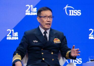 Министр обороны Китая пригрозил "решительными действиями" ограничить независимость Тайваня