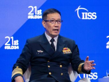 Министр обороны Китая пригрозил "решительными действиями" ограничить независимость Тайваня