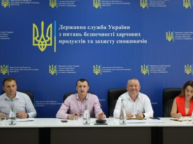 Украина увеличила срок регистрации экспортеров кукурузы, сои и ячменя в КНР