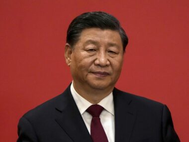 Си Цзиньпин пообещал налоговую реформу и поддержку местных властей КНР