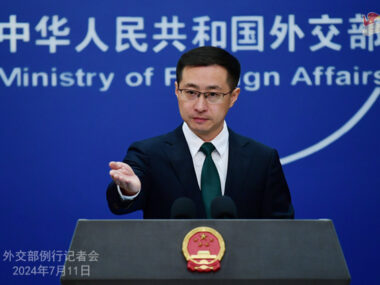 Китай возмутился решением саммита НАТО из-за упоминания о его сотрудничестве с РФ