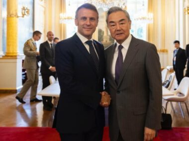 Китай выразил готовность сотрудничать с Францией 