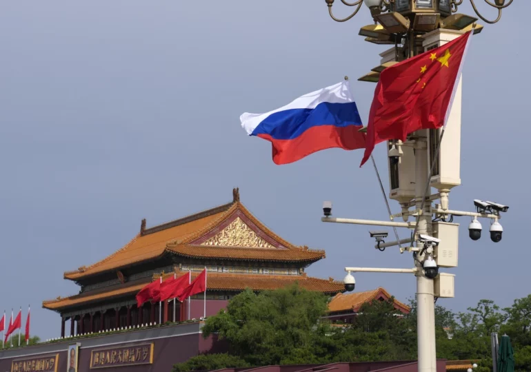 Китай отвергает требования США прекратить закупки российской и иранской нефти