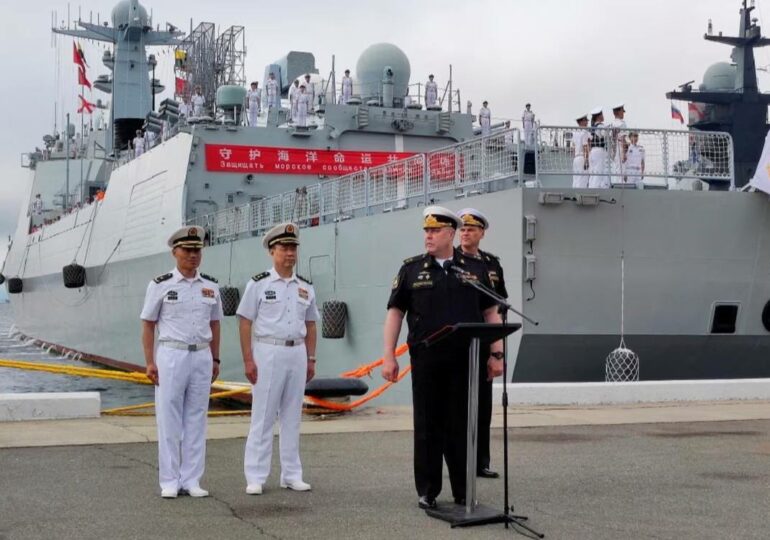 Россия и Китай начали совместные военные учения в Японском море