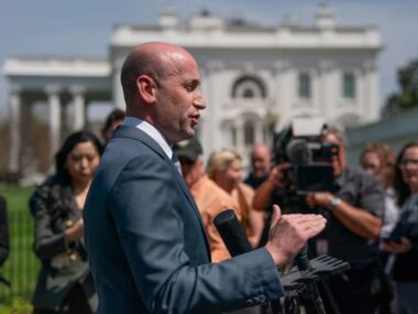 Помощник Трампа обвинил Индию в финансировании войны России в Украине