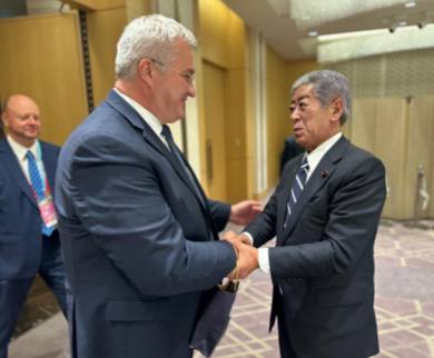 Сибига провел встречу с главой МИД Японии Такеши Иваей