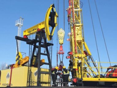 Китай отстаивает закупки российской нефти после угроз Трампа