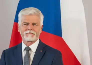 Китай прекращает все контакты с президентом Чехии из-за его визита к Далай-ламе