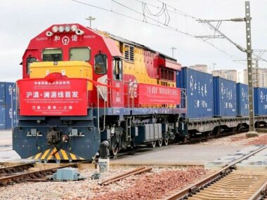 В Китае создана компания для строительства еще одной железной дороги в Тибет