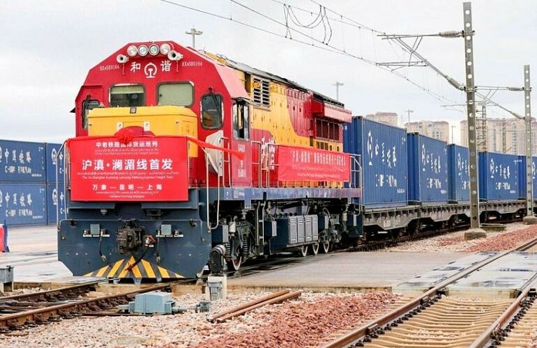 В Китае создана компания для строительства еще одной железной дороги в Тибет