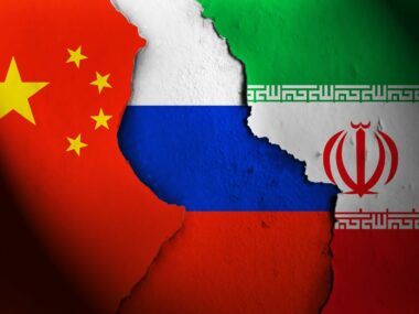 Иран работает с КНР и РФ, чтобы остановить европейские санкции – МИД