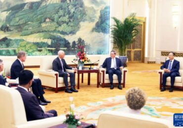 Ли Цян встретился с делегацией Палаты представителей Конгресса США