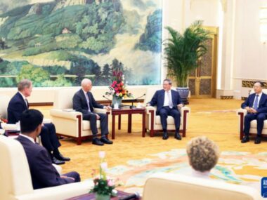 Ли Цян встретился с делегацией Палаты представителей Конгресса США