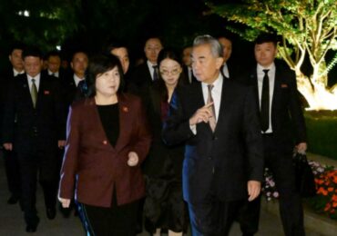 Ван И провел переговоры с главой МИД КНДР 