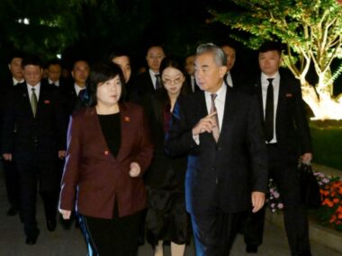 Ван И провел переговоры с главой МИД КНДР 