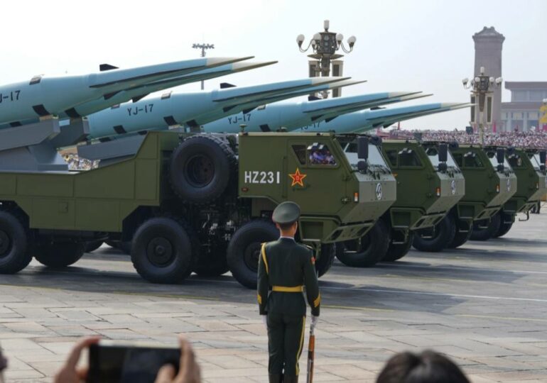 В Пекине прошел масштабный военный парад