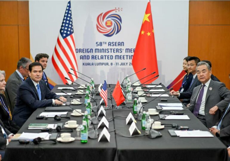 Госсекретарь США провел телефонный разговор с главой МИД КНР