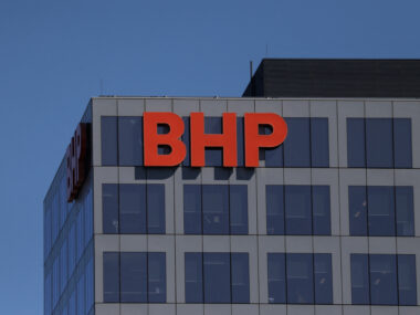Bloomberg: Китай приостанавливает новые закупки железной руды у BHP