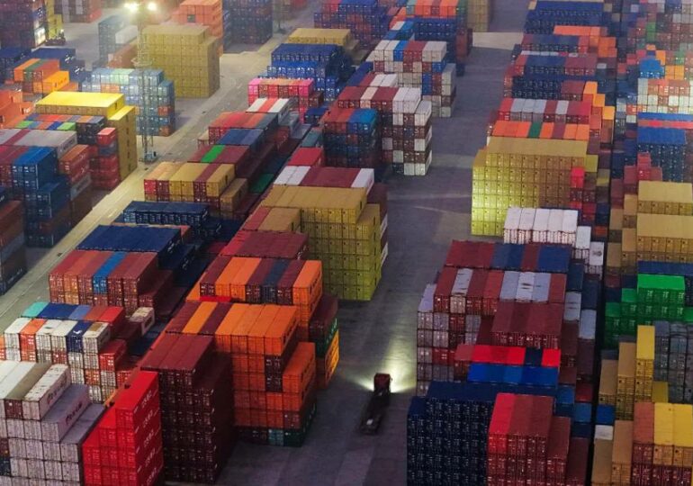 Китай призвал США прекратить тарифные угрозы и продолжить переговоры