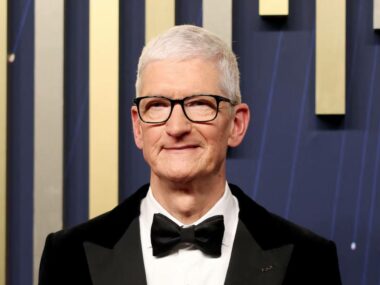 Тим Кук пообещал увеличить инвестиции Apple в Китай