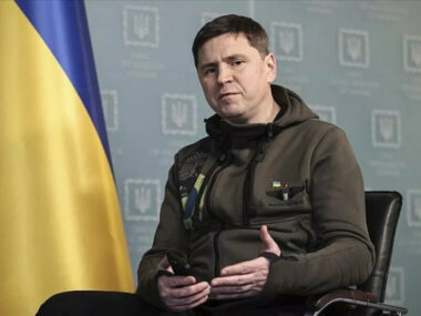 Подоляк заговорил о возможности введения санкций против Китая