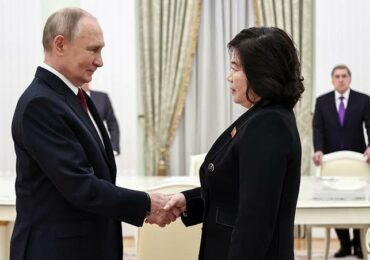 Путин провел встречу с главой МИД КНДР